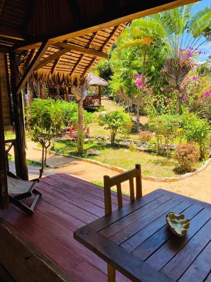 Tamarin Lodge Ampangorinana Екстер'єр фото