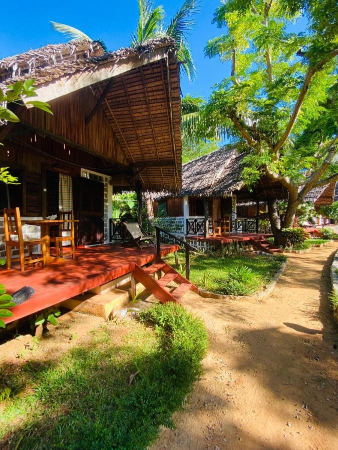 Tamarin Lodge Ampangorinana Екстер'єр фото