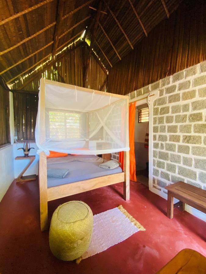 Tamarin Lodge Ampangorinana Екстер'єр фото