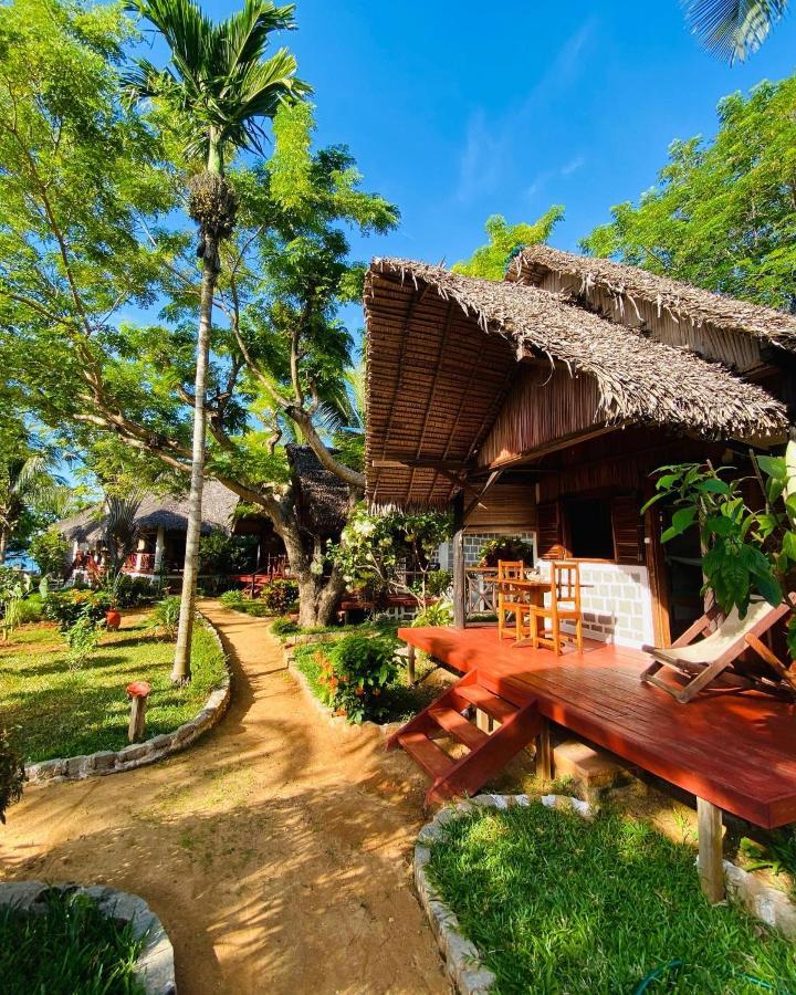 Tamarin Lodge Ampangorinana Екстер'єр фото