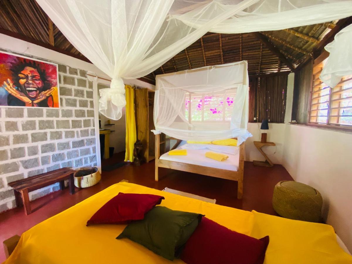Tamarin Lodge Ampangorinana Екстер'єр фото