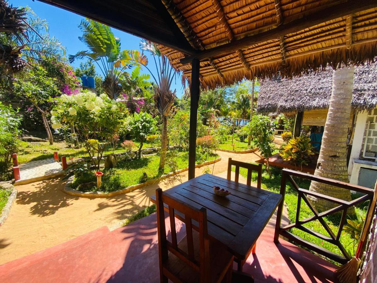 Tamarin Lodge Ampangorinana Екстер'єр фото