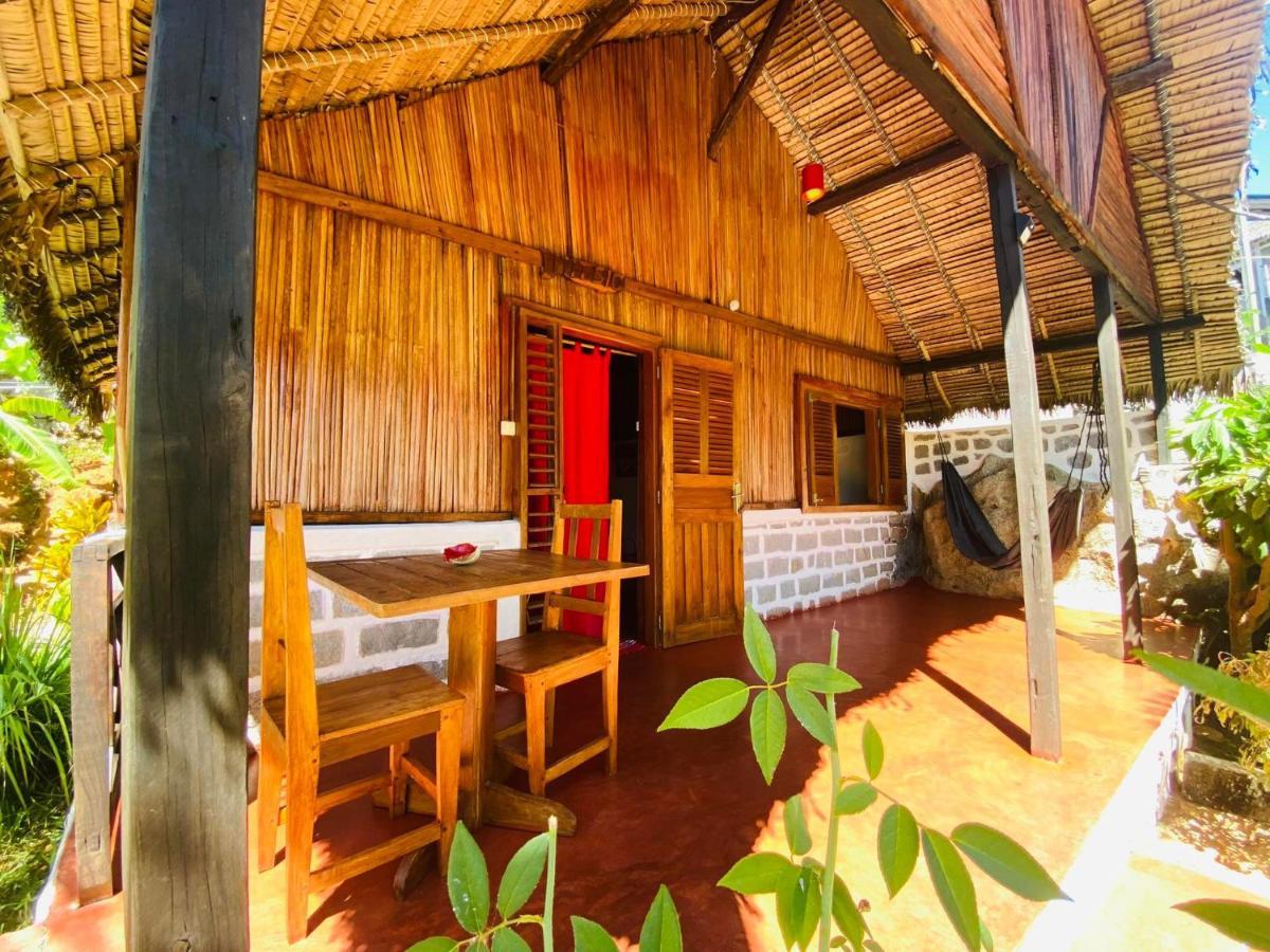 Tamarin Lodge Ampangorinana Екстер'єр фото