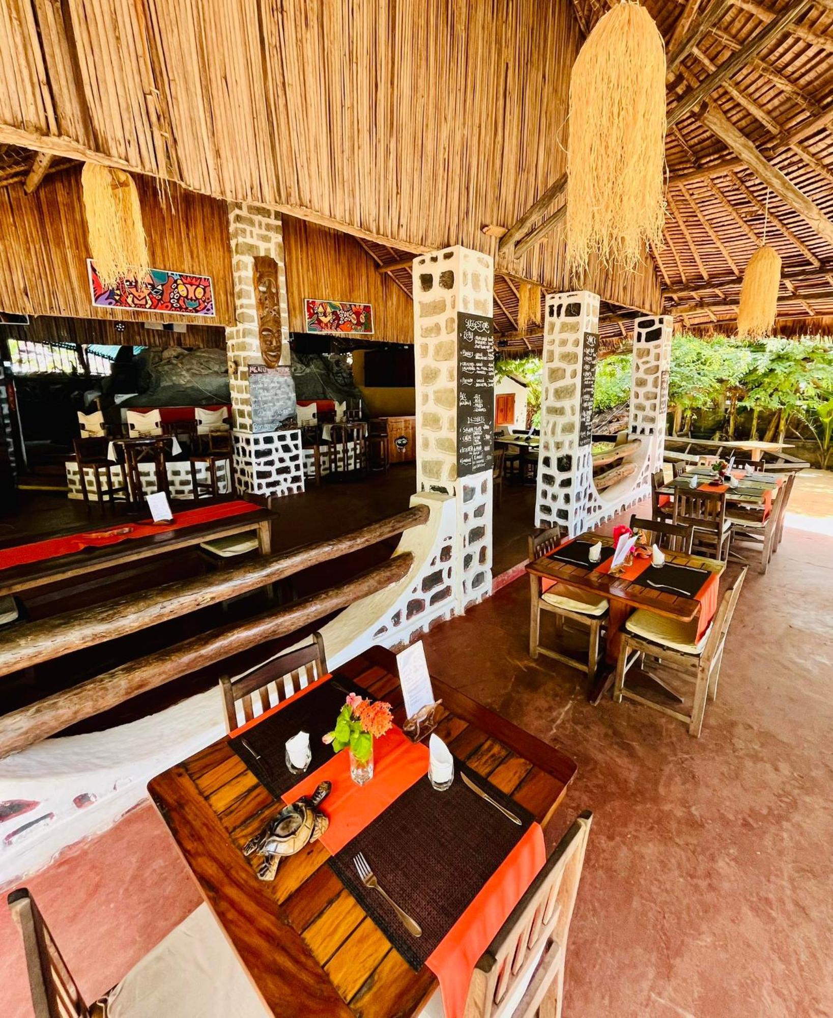 Tamarin Lodge Ampangorinana Екстер'єр фото